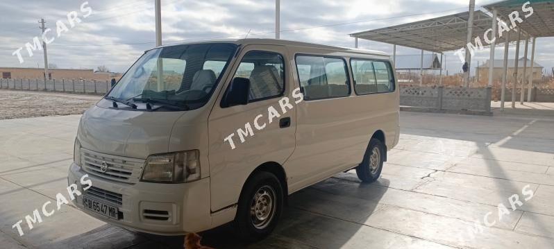 Nissan Urvan 2005 - 135 000 TMT - Сакарчага - img 3