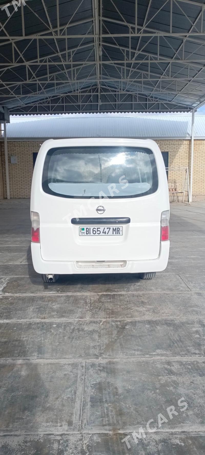 Nissan Urvan 2005 - 135 000 TMT - Сакарчага - img 6