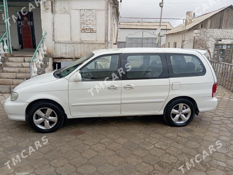 Kia Carnival 2001 - 60 000 TMT - Туркменбаши - img 3