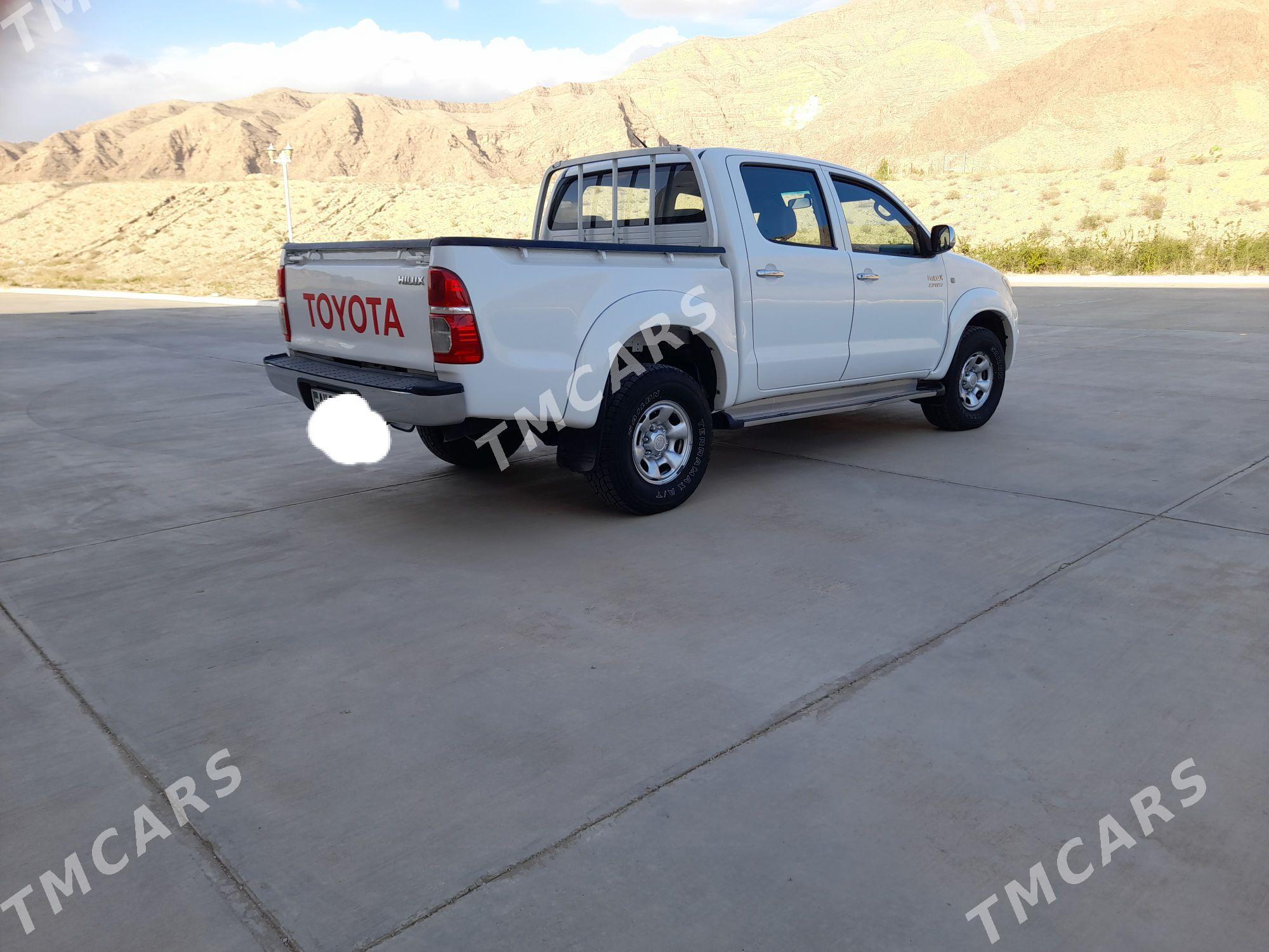 Toyota Hilux 2009 - 250 000 TMT - Balkanabat - img 3