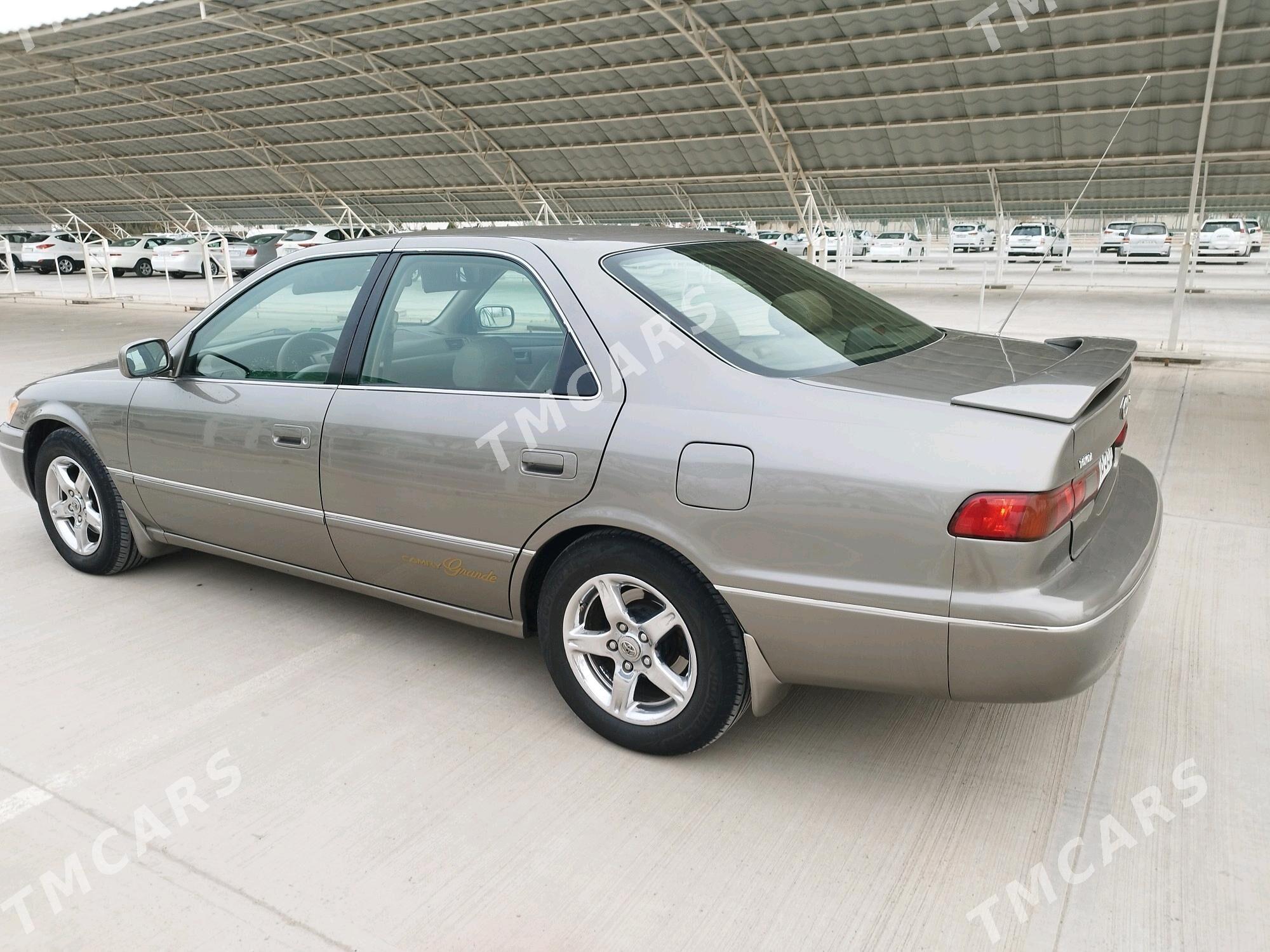 Toyota Camry 1997 - 128 000 TMT - Байрамали - img 10