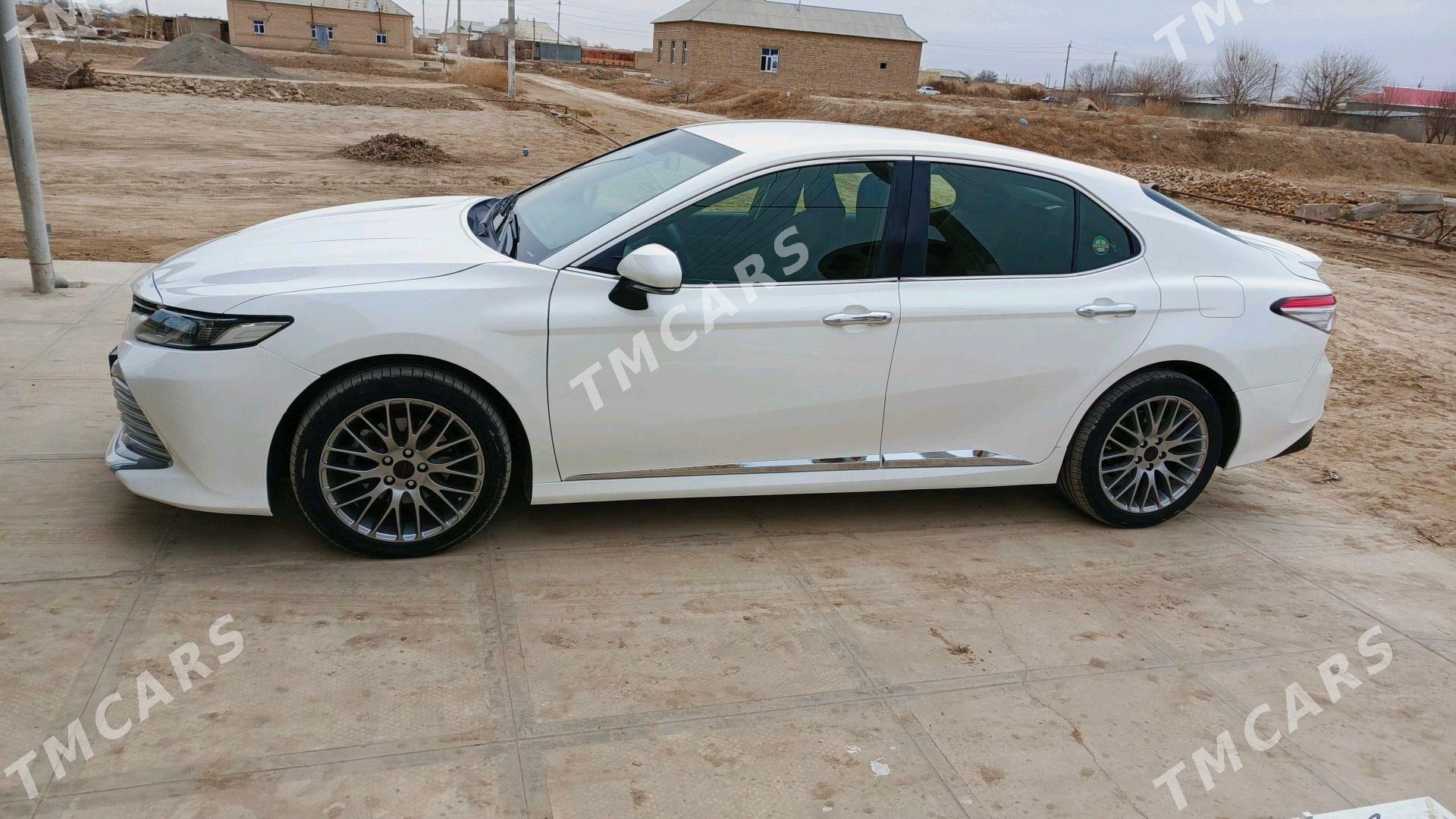 Toyota Camry 2019 - 240 000 TMT - Baýramaly - img 2