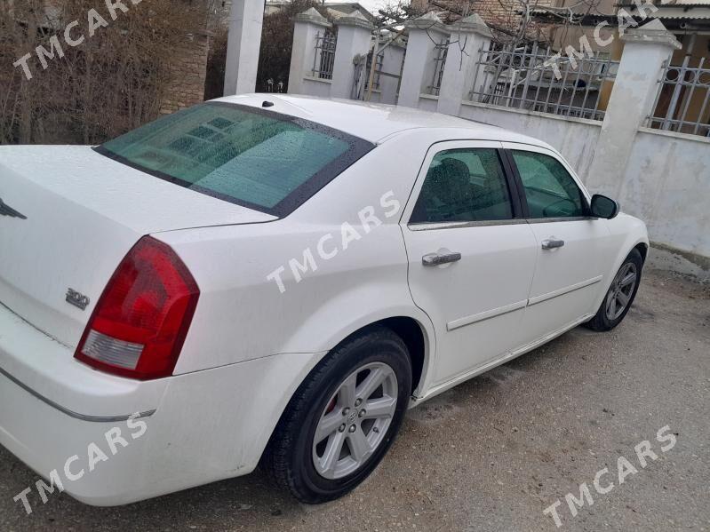 Chrysler 300C 2005 - 75 000 TMT - Балканабат - img 2