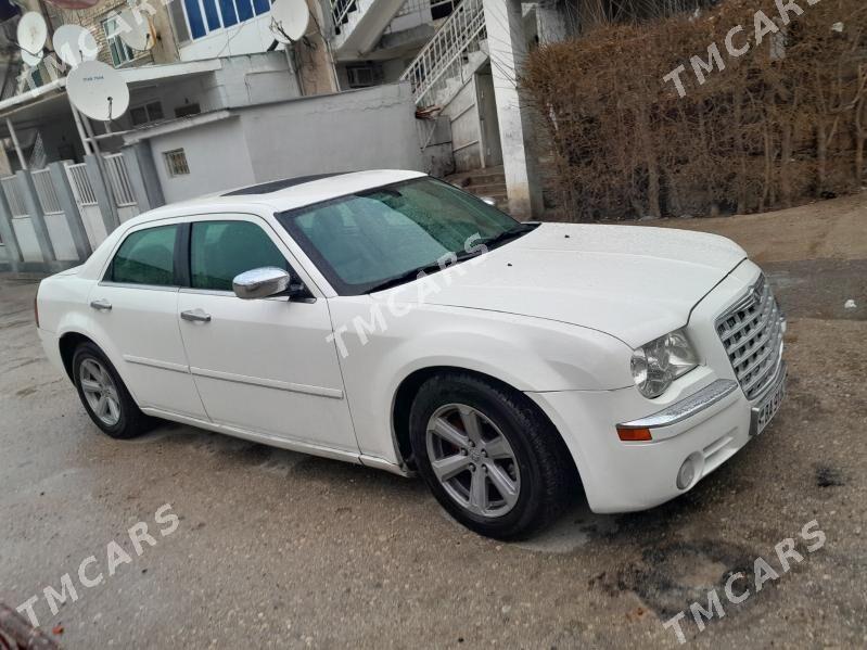 Chrysler 300C 2005 - 75 000 TMT - Балканабат - img 4