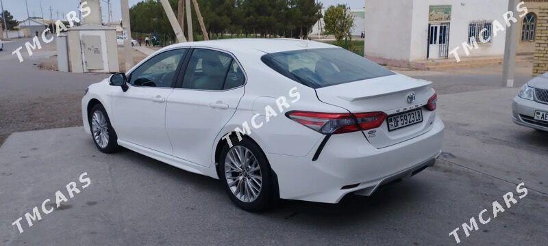 Toyota Camry 2018 - 280 000 TMT - Dänew - img 3