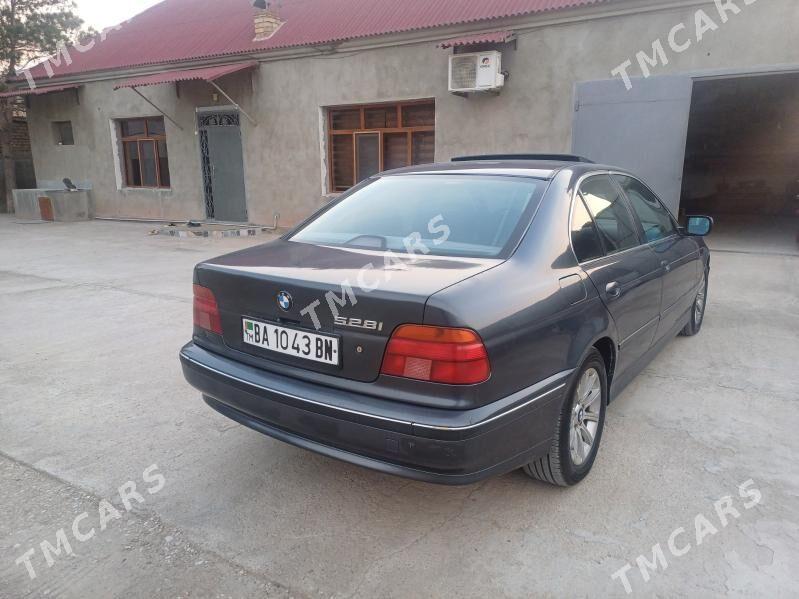 BMW 528 1997 - 80 000 TMT - Джебел - img 8