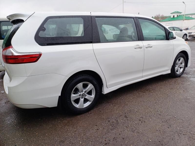 Toyota Sienna 2020 - 365 000 TMT - Aşgabat - img 3