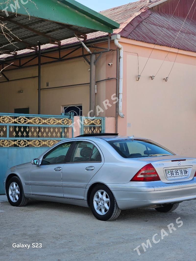 Mercedes-Benz C-Class 2001 - 93 000 TMT - Гумдаг - img 7