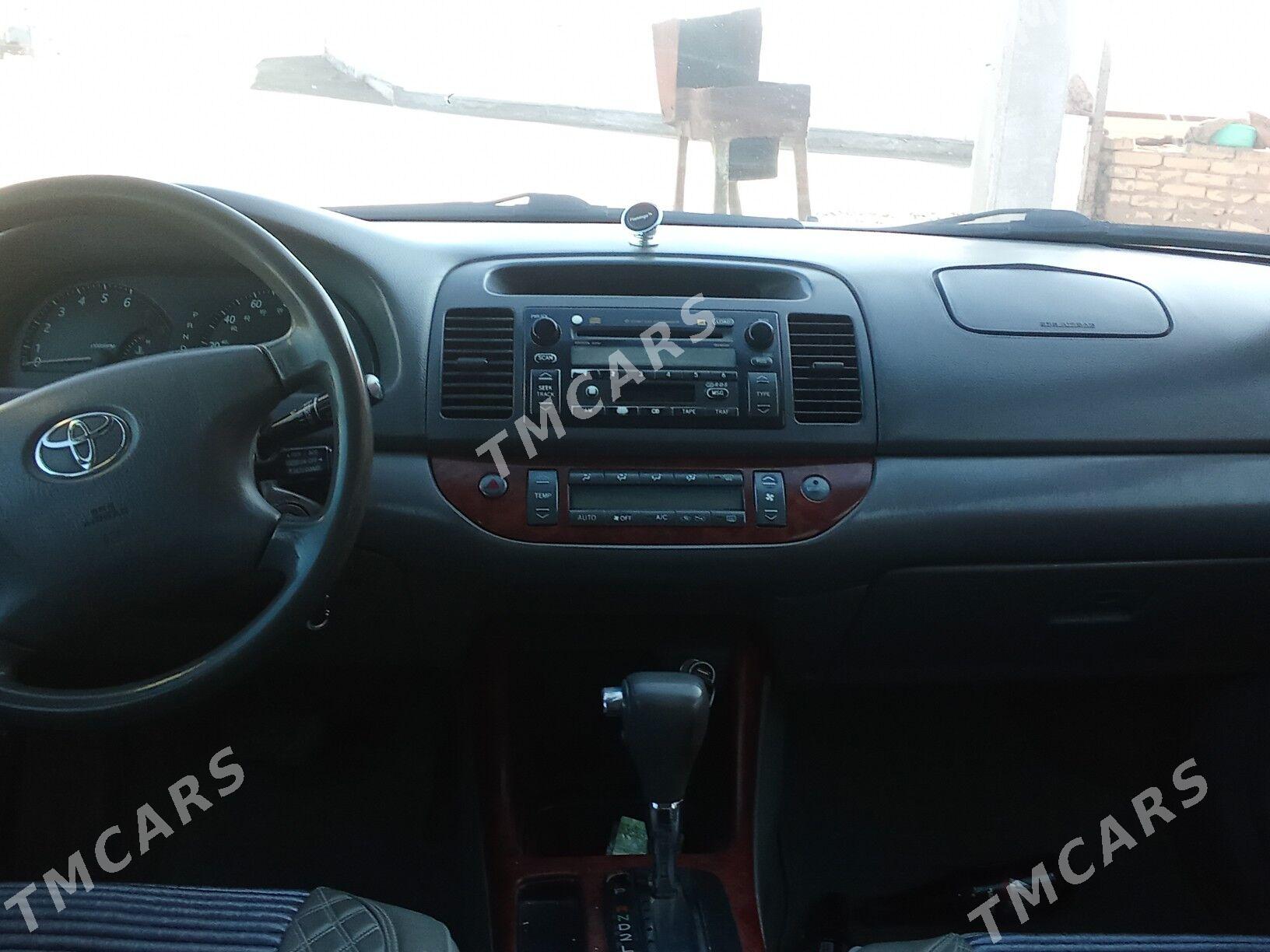 Toyota Camry 2003 - 130 000 TMT - Дянев - img 4