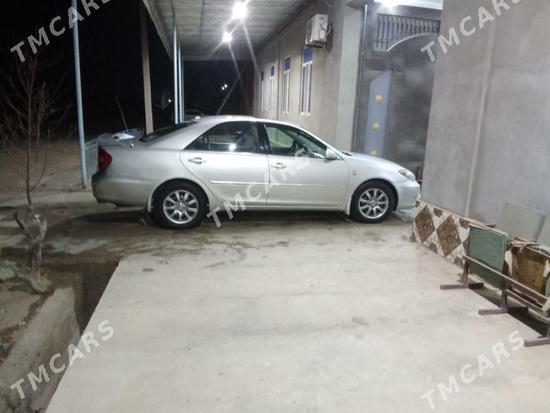 Toyota Camry 2003 - 130 000 TMT - Дянев - img 8