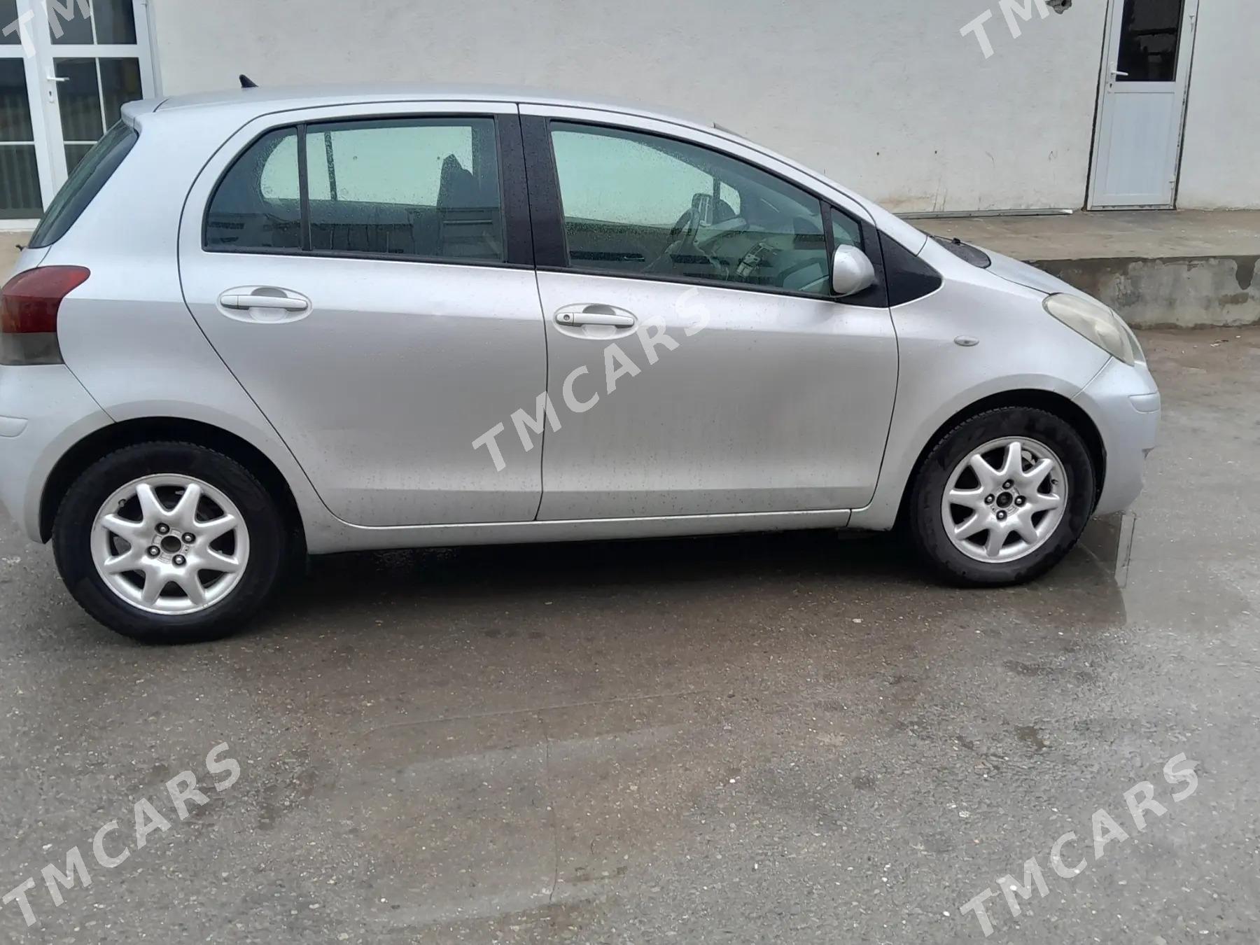 Toyota Yaris 2009 - 95 400 TMT - Кëши - img 3