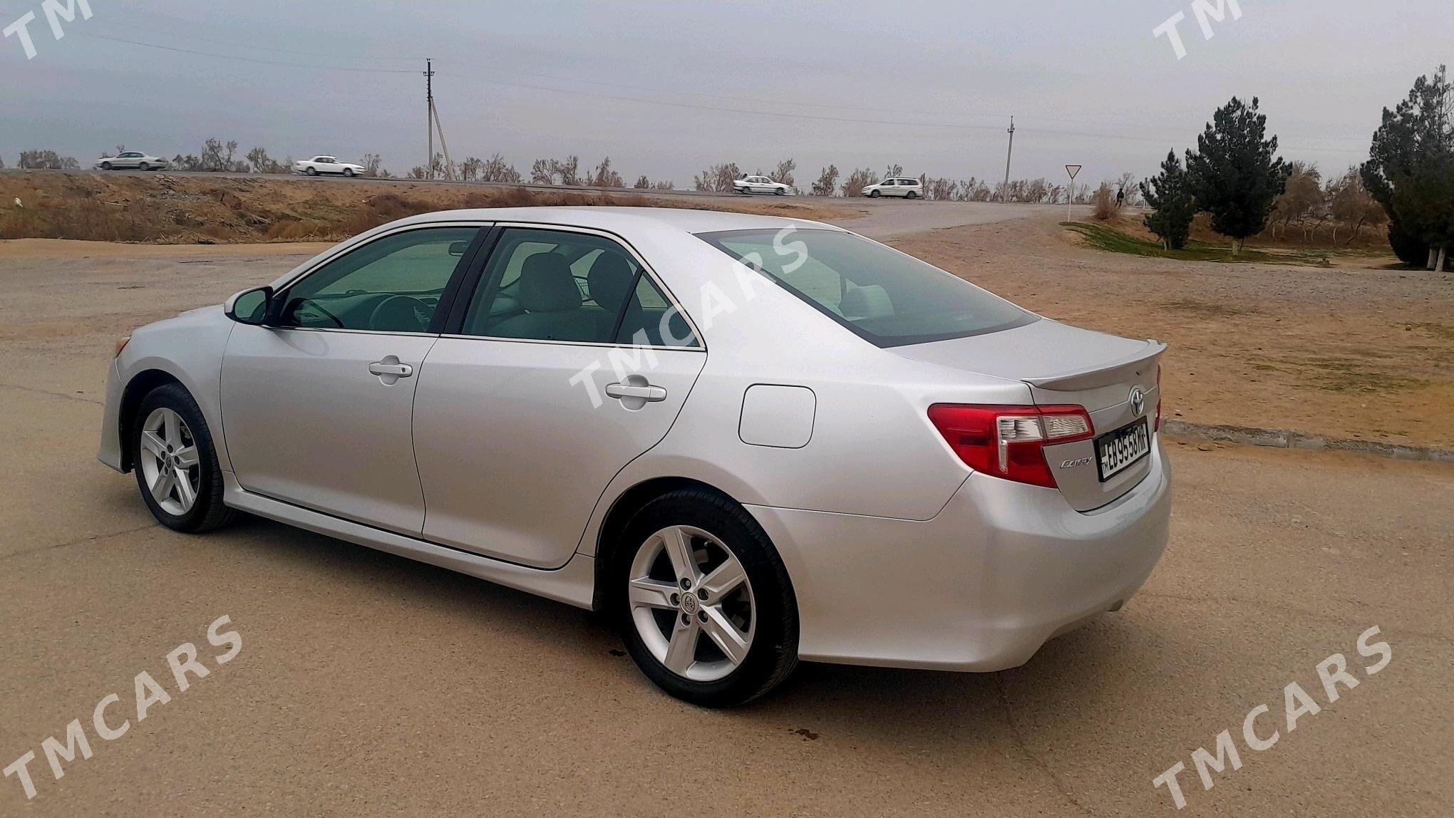 Toyota Camry 2013 - 188 000 TMT - Ёлётен - img 2