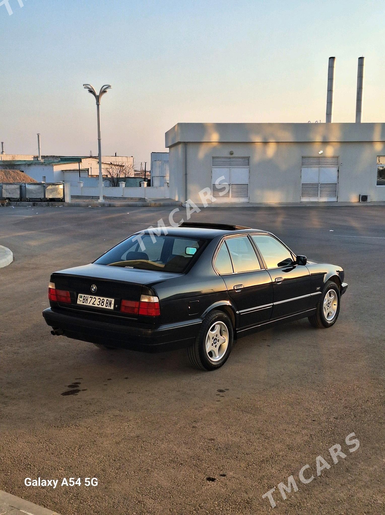 BMW E34 1990 - 75 000 TMT - Балканабат - img 8