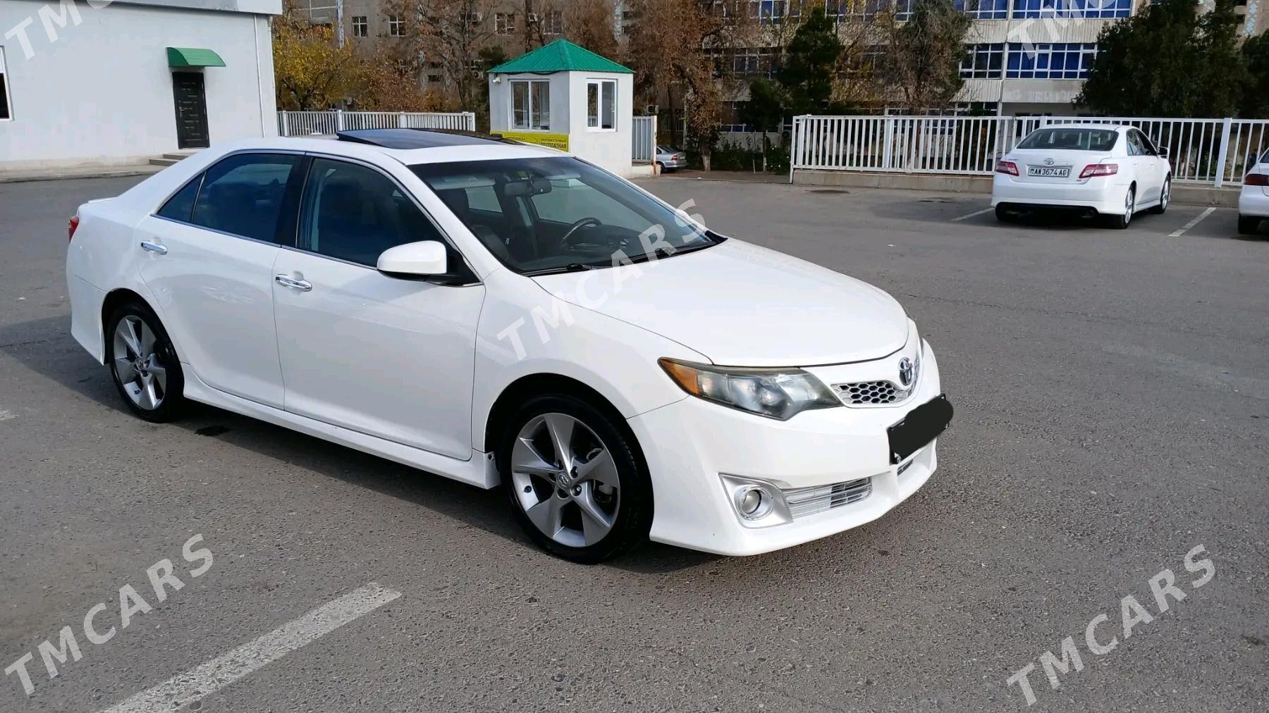 Toyota Camry 2013 - 250 000 TMT - 8 мкр - img 2