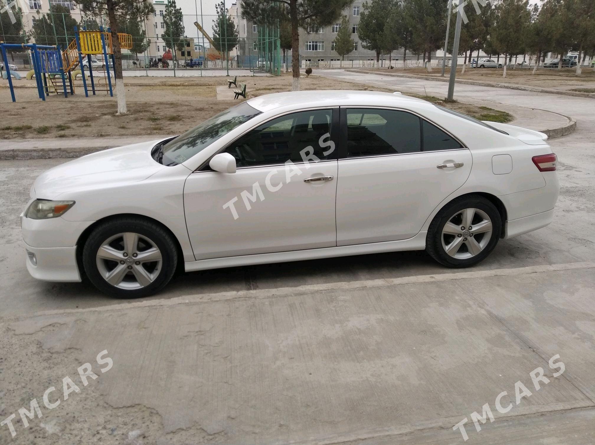 Toyota Camry 2010 - 200 000 TMT - Kerki - img 4