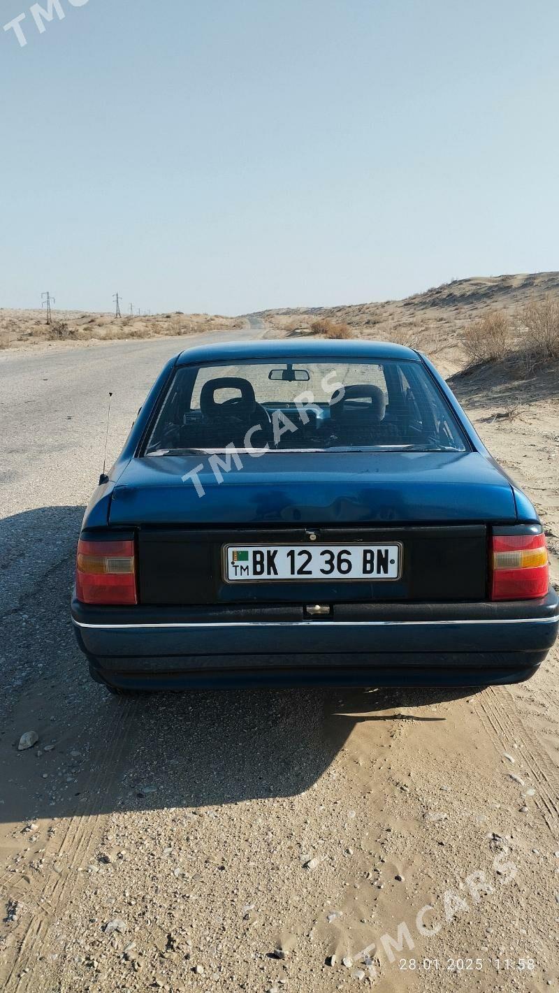 Opel Vectra 1991 - 30 000 TMT - Hazar - img 3