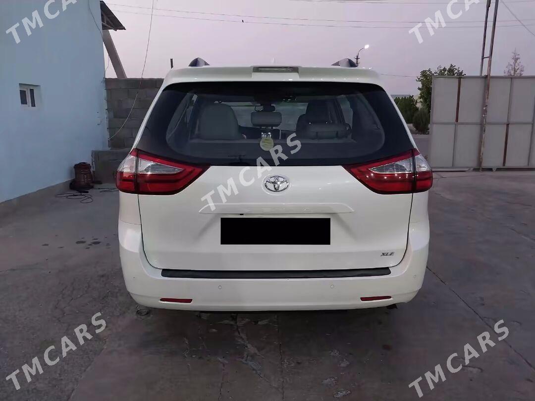 Toyota Sienna 2018 - 470 000 TMT - Aşgabat - img 4