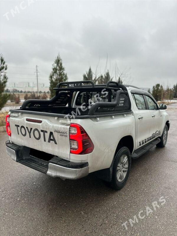 Toyota Hilux 2024 - 600 000 TMT - Aşgabat - img 5