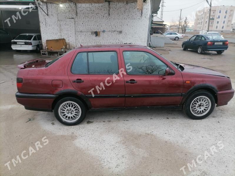 Volkswagen Golf III 1993 - 25 000 TMT - Türkmenabat - img 3