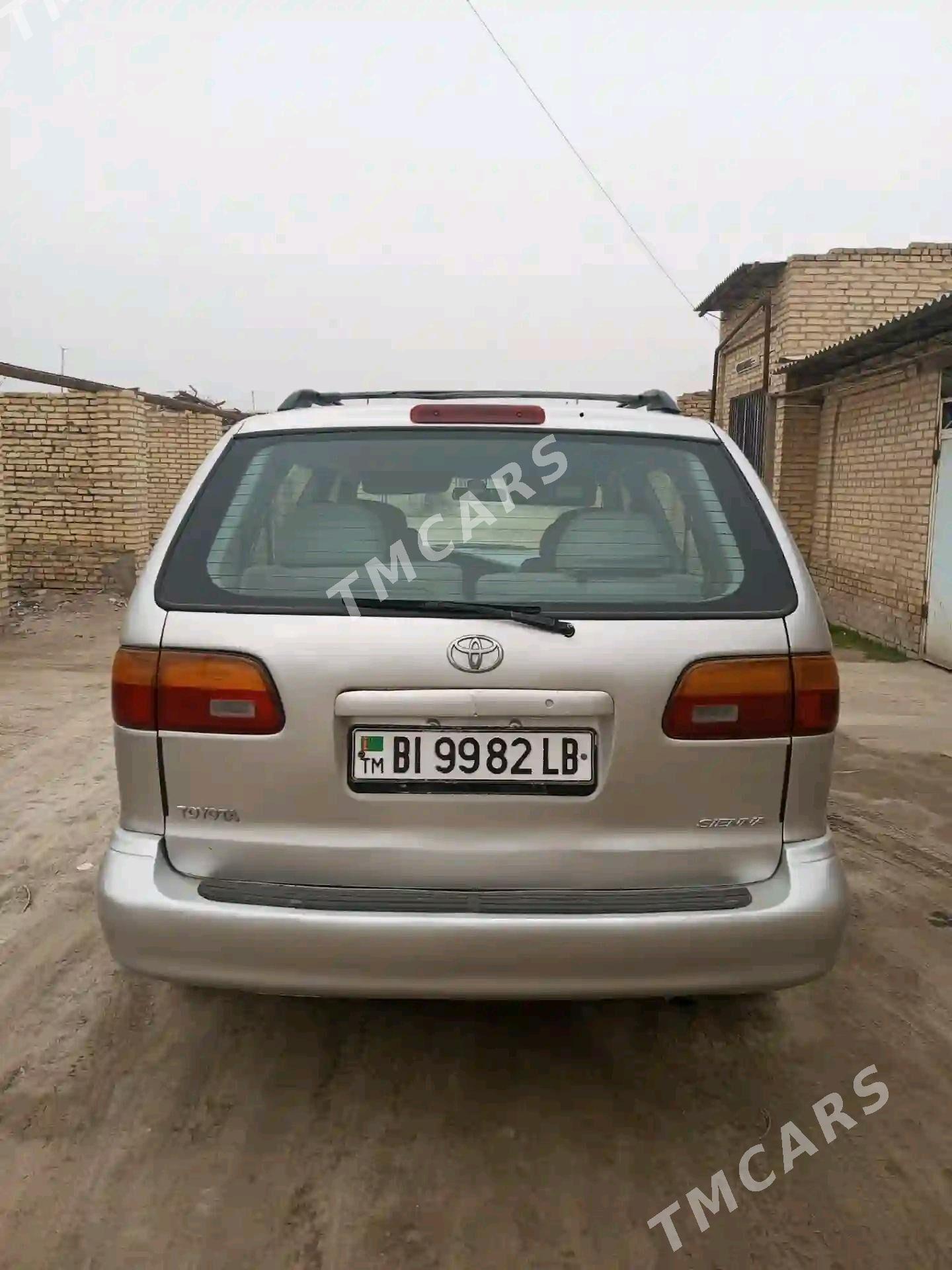 Toyota Sienna 2000 - 120 000 TMT - Керки - img 2