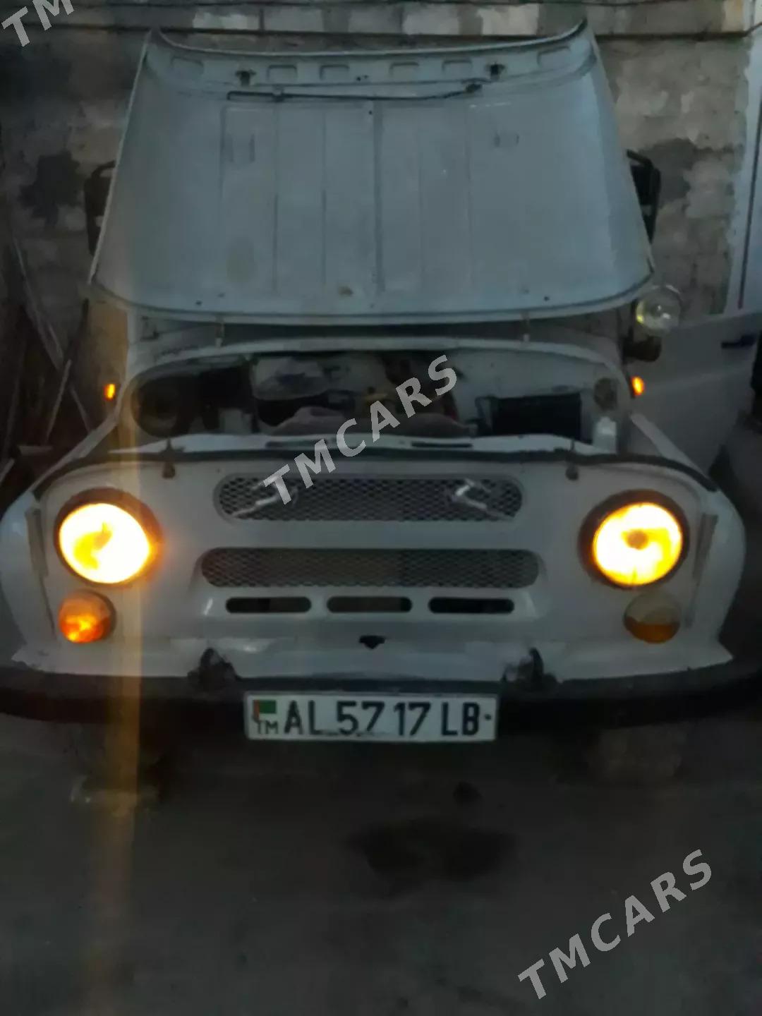 UAZ 469 2000 - 15 000 TMT - Farap - img 4