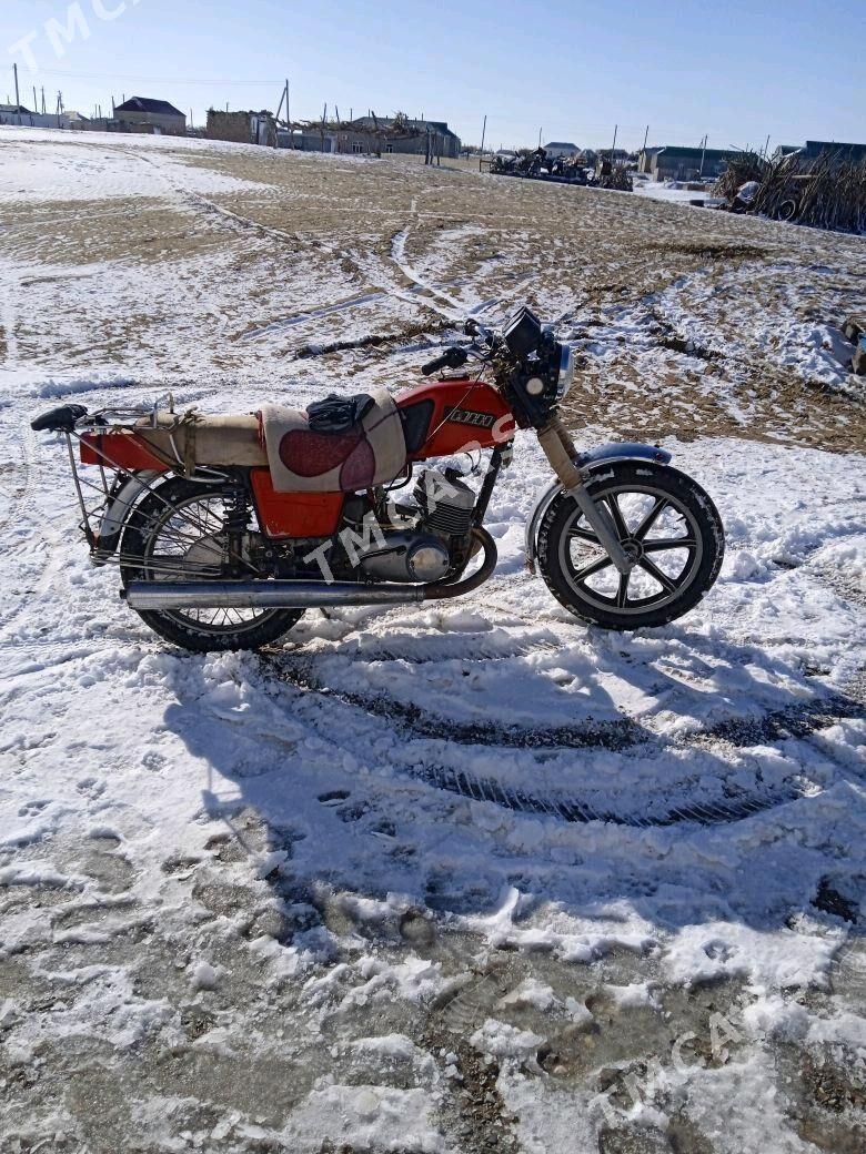 Iž Ýupiter 1985 - 10 400 TMT - Ak bugdaý etraby - img 2