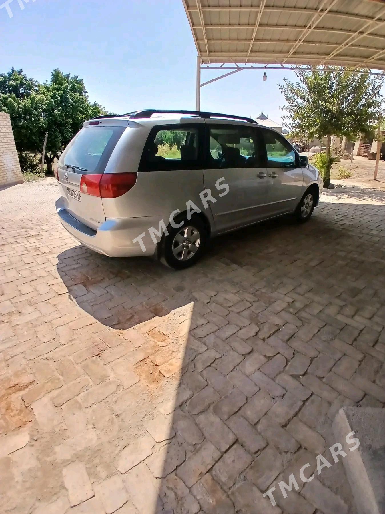 Toyota Sienna 2005 - 180 000 TMT - Керки - img 2