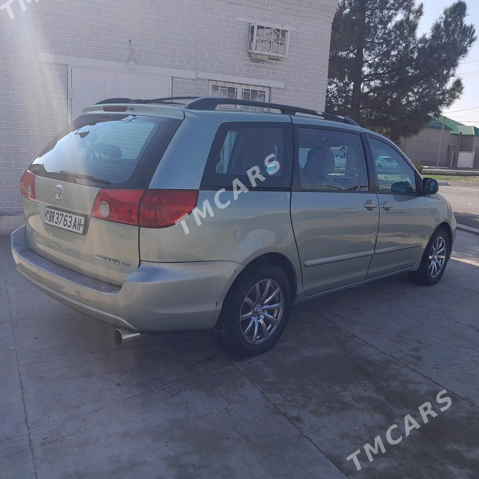 Toyota Sienna 2009 - 180 000 TMT - Серахс - img 3