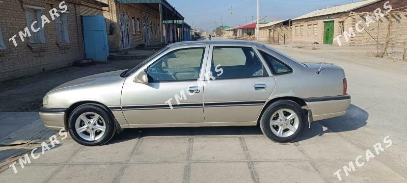 Opel Vectra 1992 - 35 000 TMT - Чарджоу - img 2