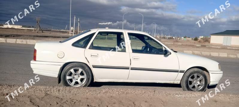 Opel Vectra 1989 - 30 000 TMT - Mary - img 2