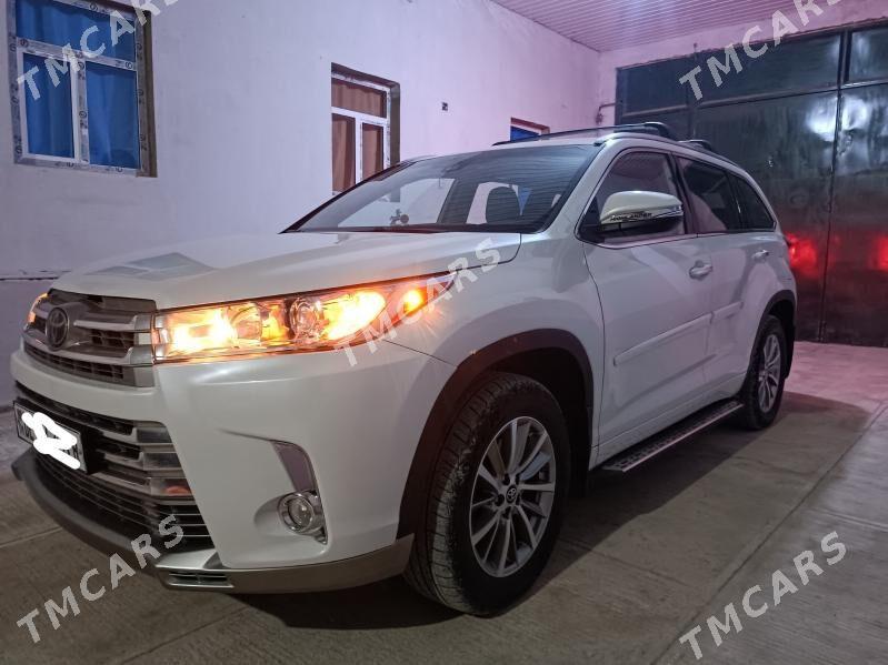 Toyota Highlander 2018 - 450 000 TMT - Койтендаг - img 6