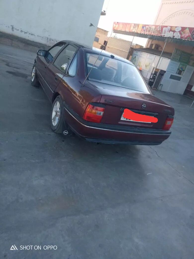 Opel Vectra 1990 - 45 000 TMT - Dänew - img 2