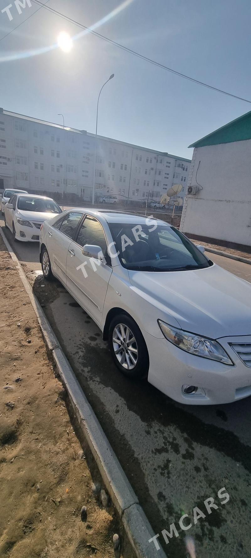 Toyota Camry 2010 - 190 000 TMT - Мир 2 - img 3