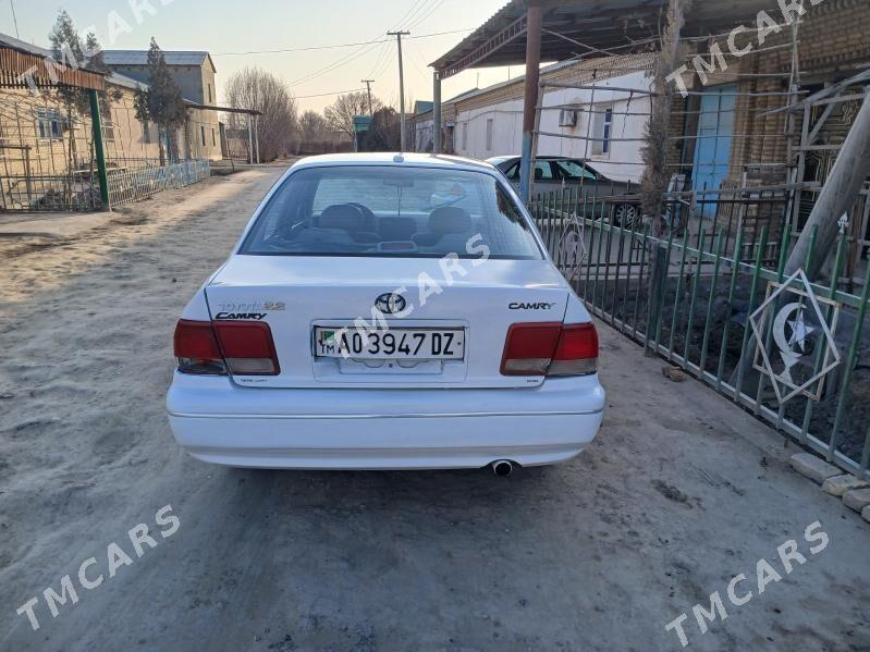 Toyota Camry 1995 - 30 000 TMT - Акдепе - img 3