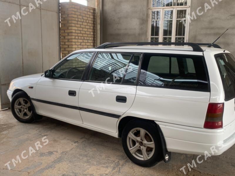 Opel Astra 1993 - 39 000 TMT - Мары - img 4