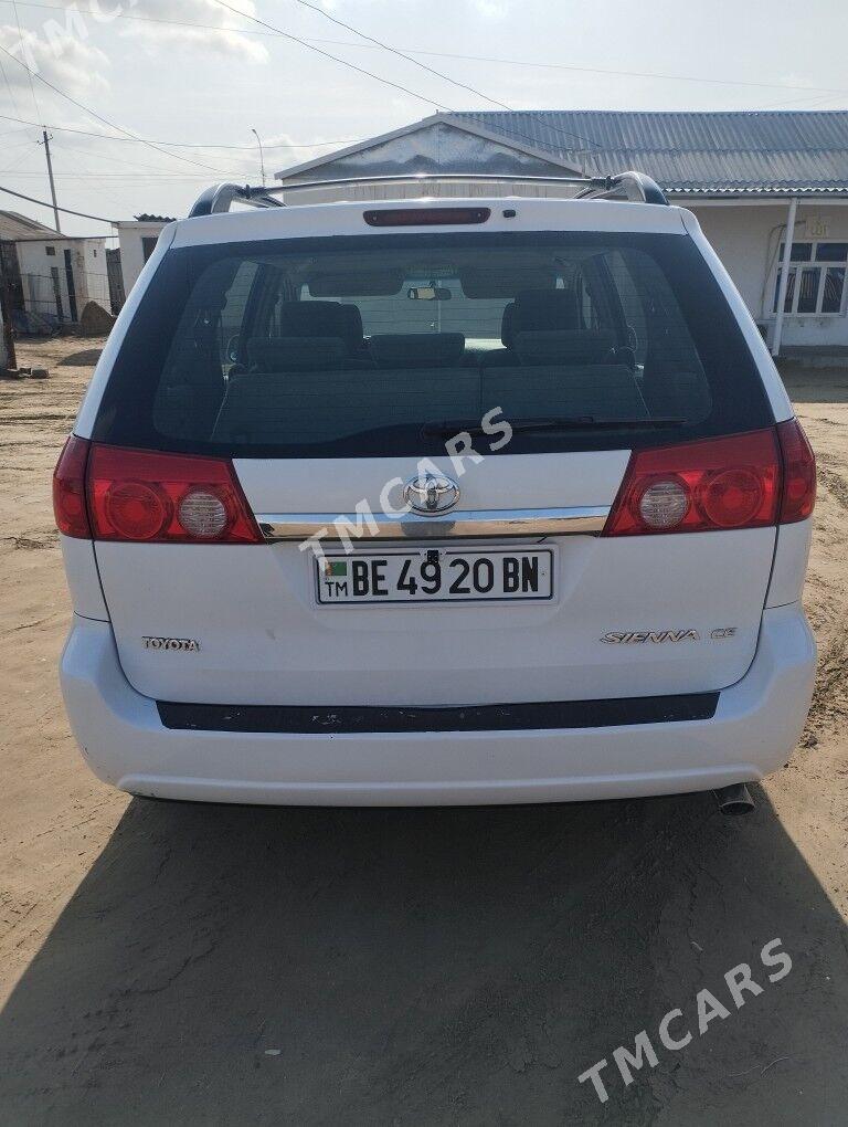 Toyota Sienna 2006 - 180 000 TMT - Эсенгулы - img 5