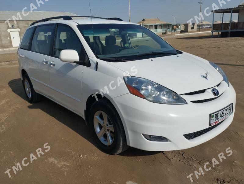 Toyota Sienna 2006 - 180 000 TMT - Эсенгулы - img 10