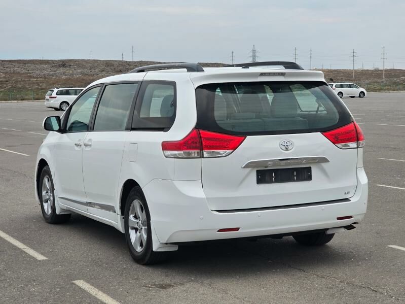 Toyota Sienna 2011 - 250 000 TMT - Ашхабад - img 8