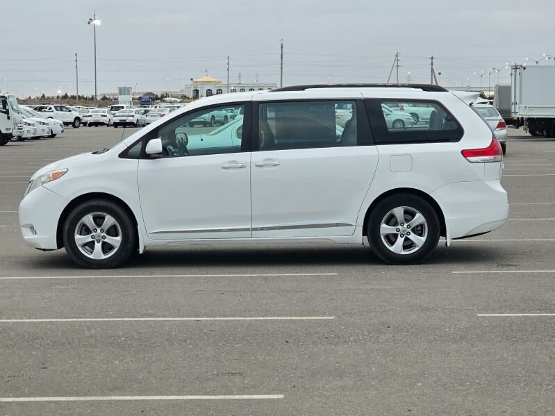 Toyota Sienna 2011 - 250 000 TMT - Ашхабад - img 3