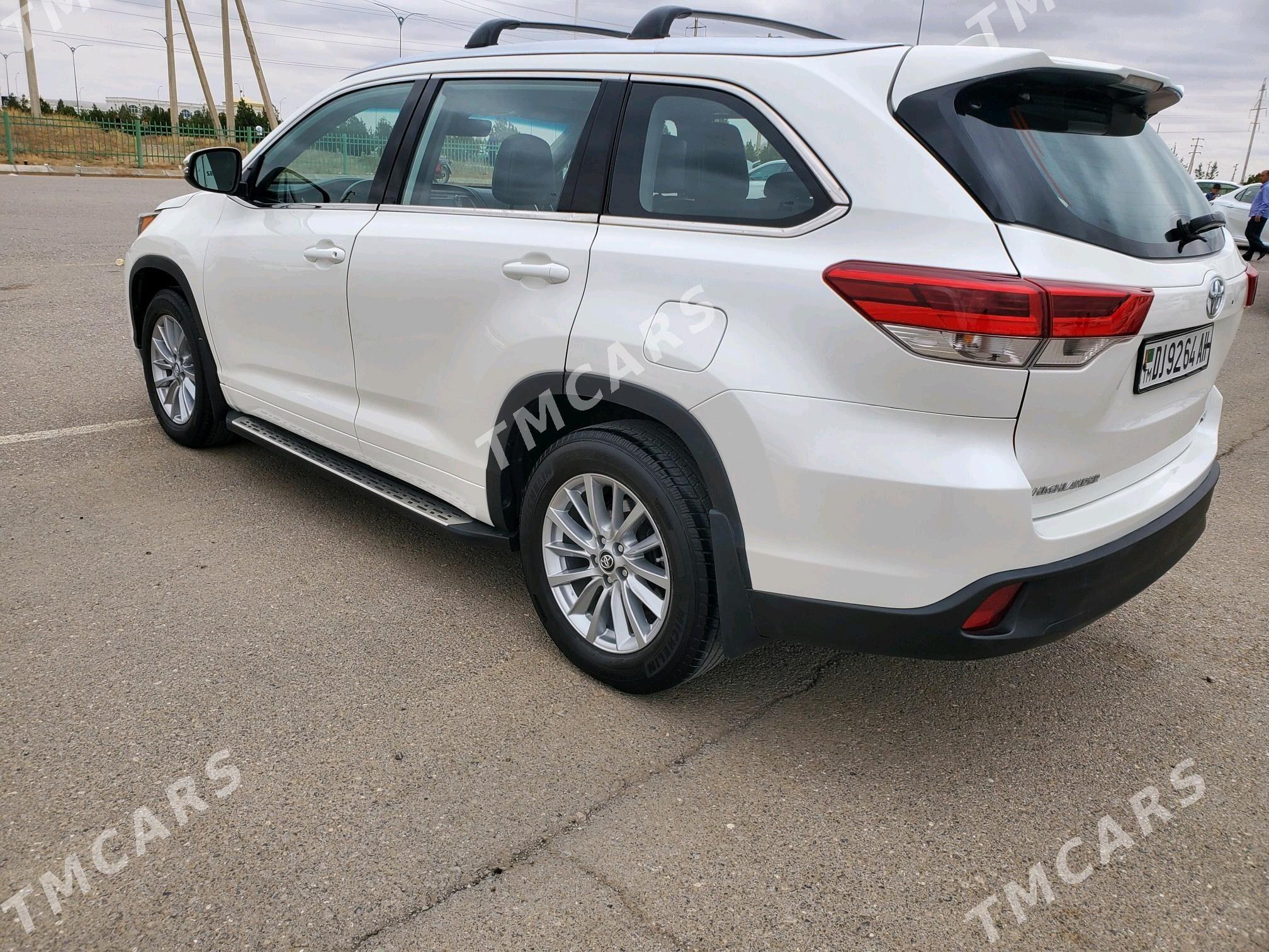 Toyota Highlander 2018 - 430 000 TMT - Bäherden - img 7