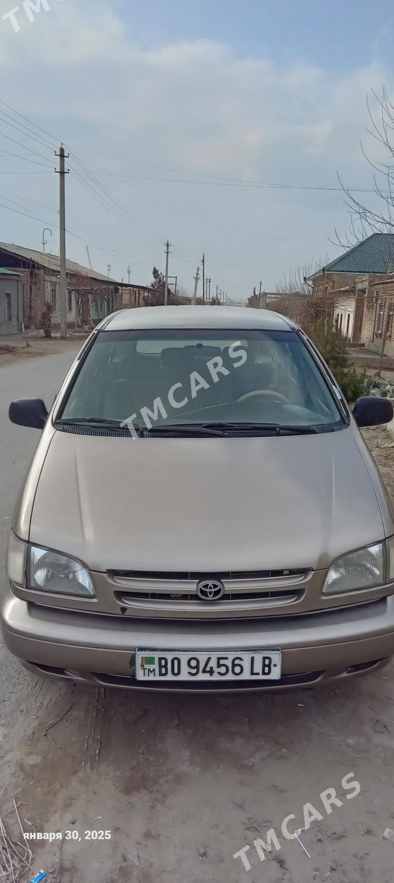 Toyota Sienna 1998 - 130 000 TMT - Türkmenabat - img 2