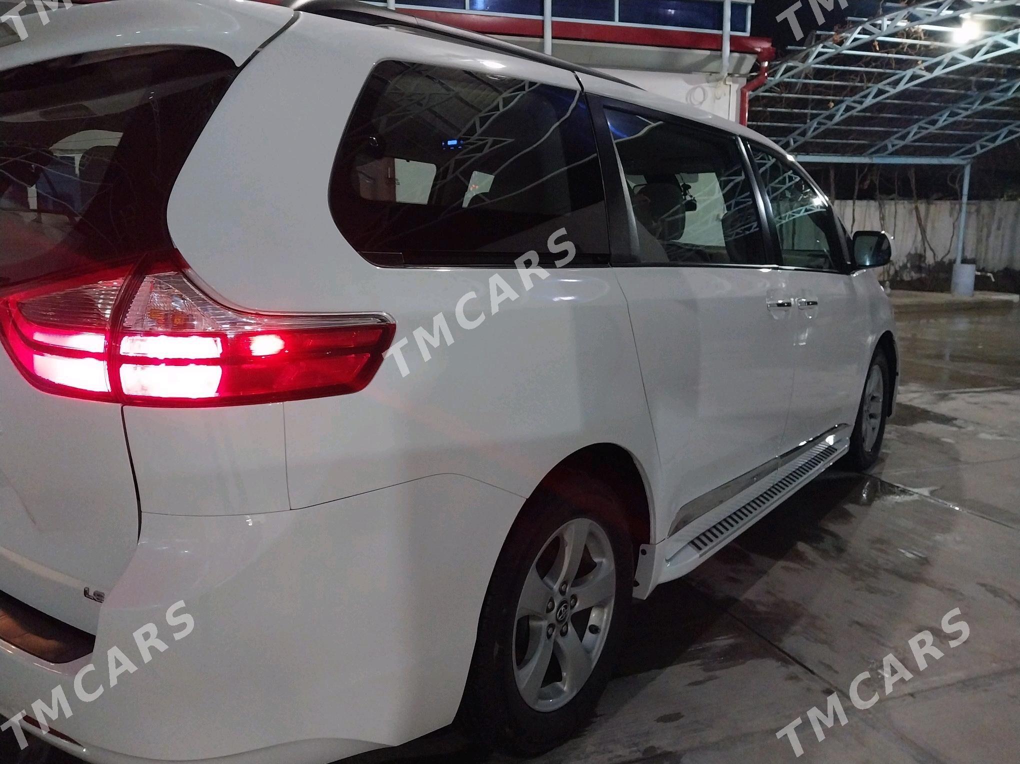 Toyota Sienna 2019 - 375 000 TMT - Гёкдепе - img 4