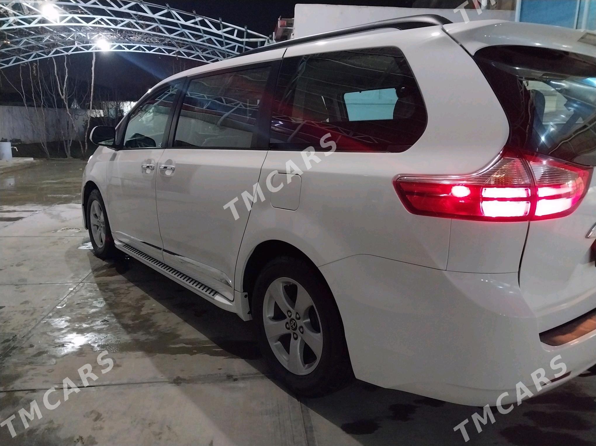 Toyota Sienna 2019 - 375 000 TMT - Гёкдепе - img 6