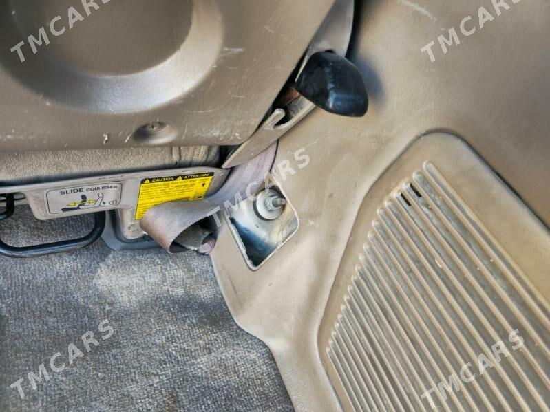 Toyota Sienna 2002 - 158 000 TMT - Мары - img 4