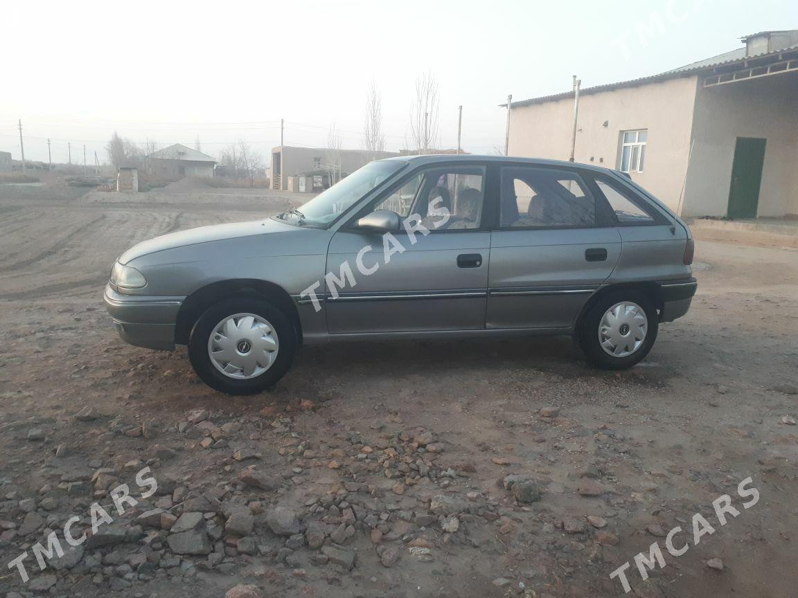 Opel Astra 1993 - 30 000 TMT - Губадаг - img 2