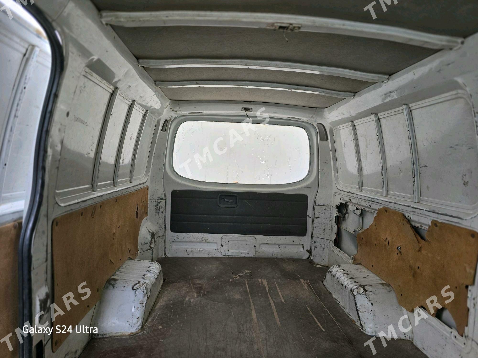 Nissan Urvan 2006 - 120 000 TMT - Мары - img 7