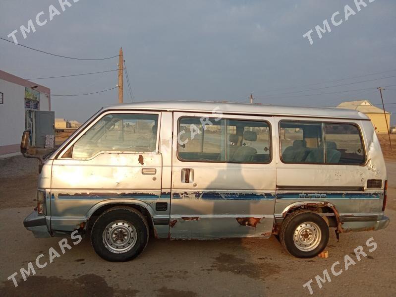 Toyota Hiace 1989 - 30 000 TMT - Мары - img 4