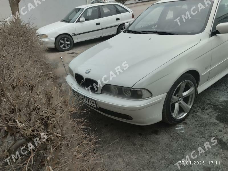 BMW E39 2000 - 70 000 TMT - Туркменабат - img 3