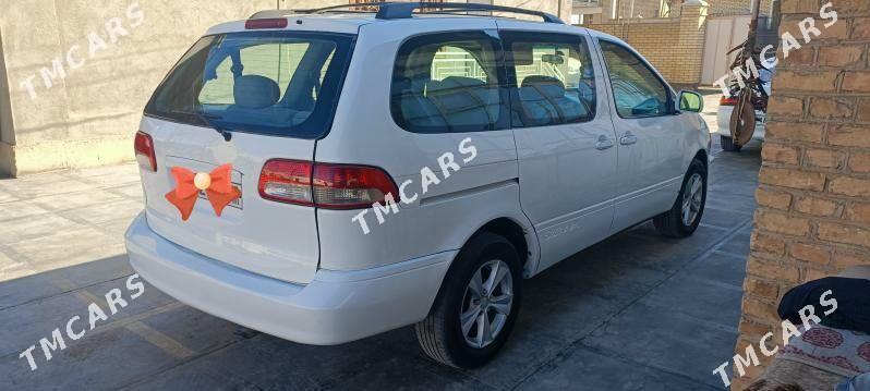 Toyota Sienna 2000 - 124 000 TMT - Мары - img 3