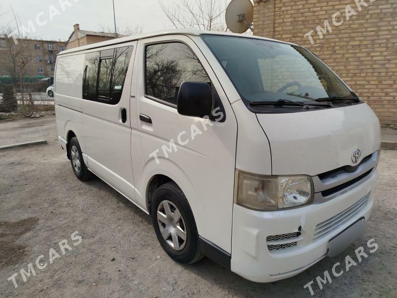 Toyota Hiace 2007 - 230 000 TMT - Мары - img 4